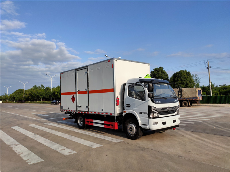 國(guó)六東風(fēng)多利卡(黃牌)車(chē)廂5.2米